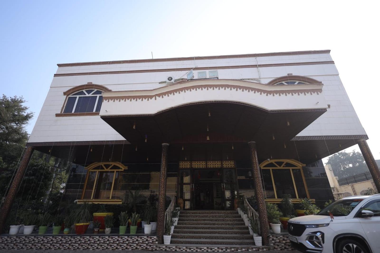 Hotel Sheetal Regency,Near Janambhumi Mathura Exterior photo